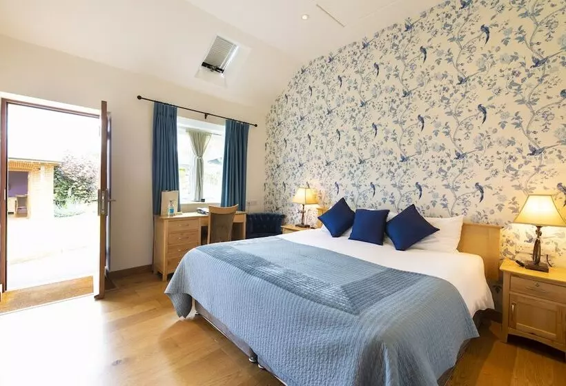 Aamiaismajoitus (B&B) The Red Lion Hinxton