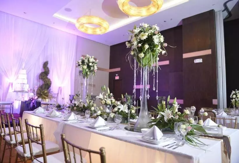 Bayfront Hotel Cebu North Reclamation