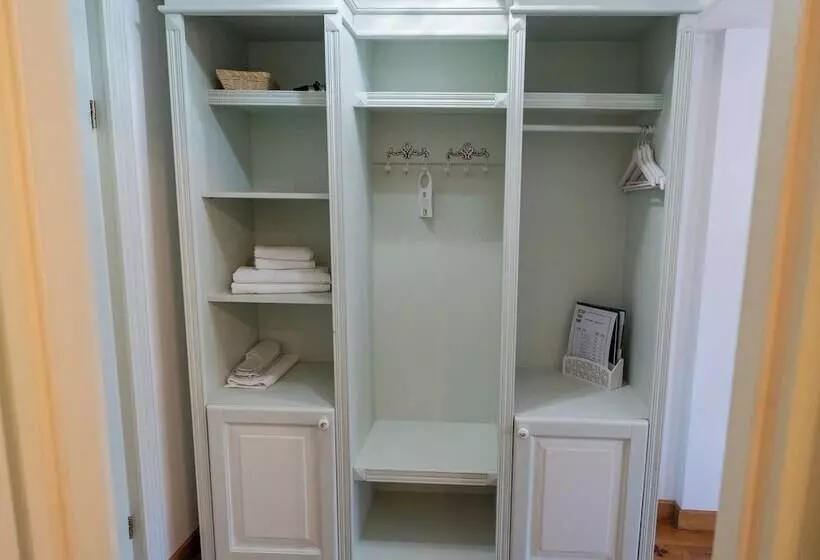 هتل Casa Din Bran Inn Cuisine