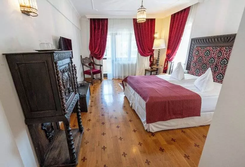 هتل Casa Din Bran Inn Cuisine