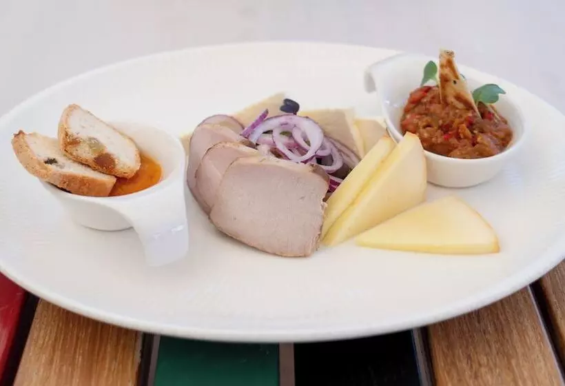 هتل Casa Din Bran Inn Cuisine