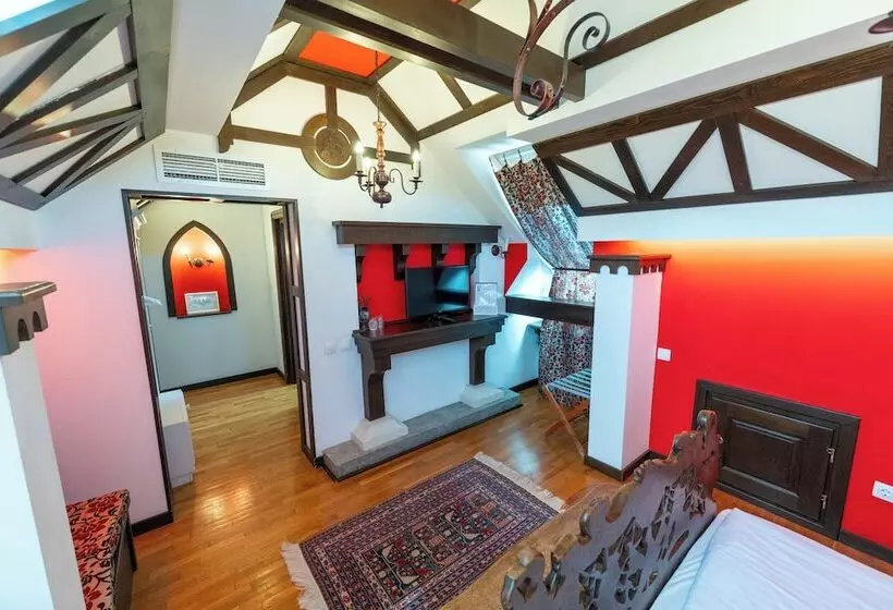 هتل Casa Din Bran Inn Cuisine