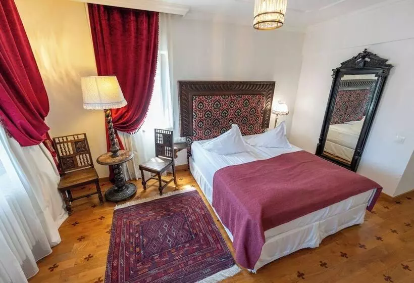 هتل Casa Din Bran Inn Cuisine