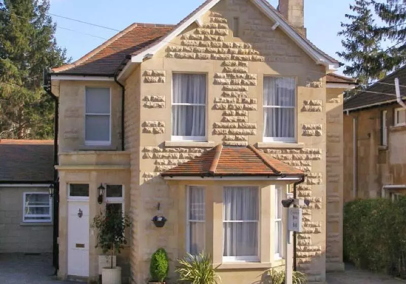 هتل Chestnuts House Boutique B&b