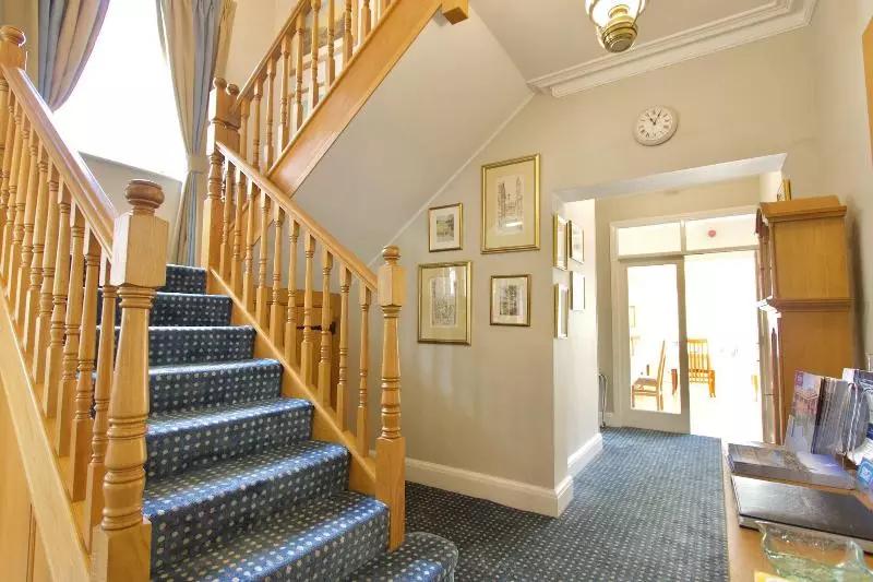 هتل Chestnuts House Boutique B&b