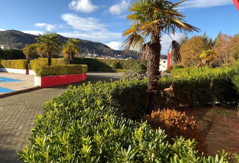 בית מלון כפרי Class