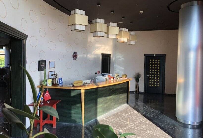 בית מלון כפרי Class