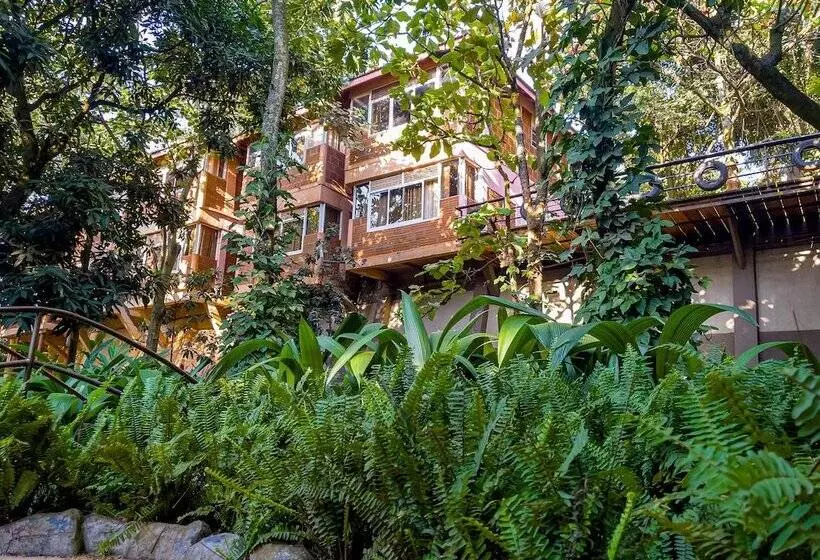 هتل Forest Cottages