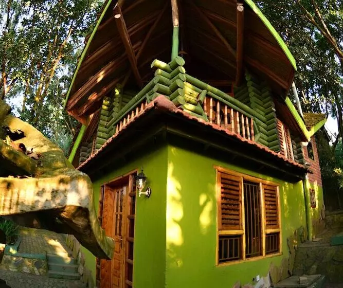 هتل Forest Cottages