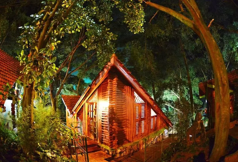 هتل Forest Cottages