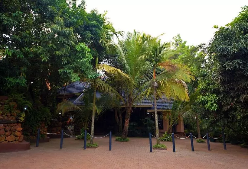 هتل Forest Cottages