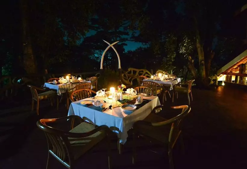 هتل Forest Cottages