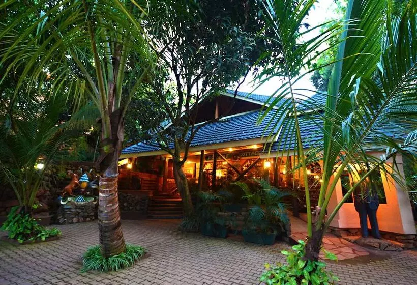 هتل Forest Cottages