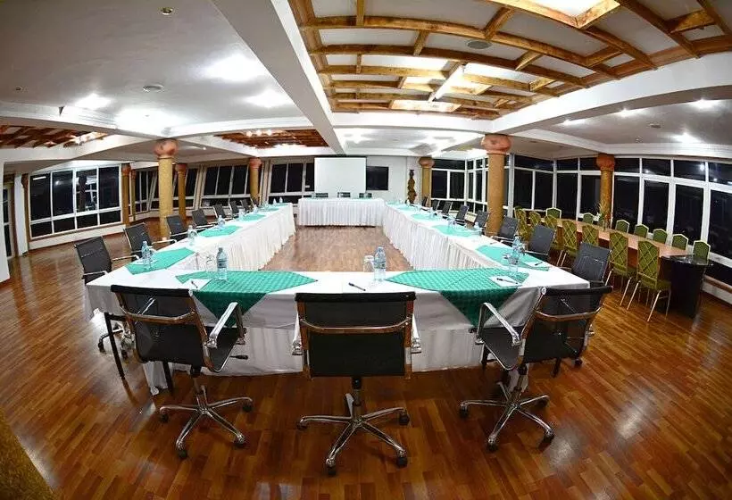 هتل Forest Cottages