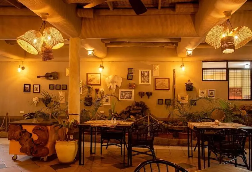 هتل Forest Cottages