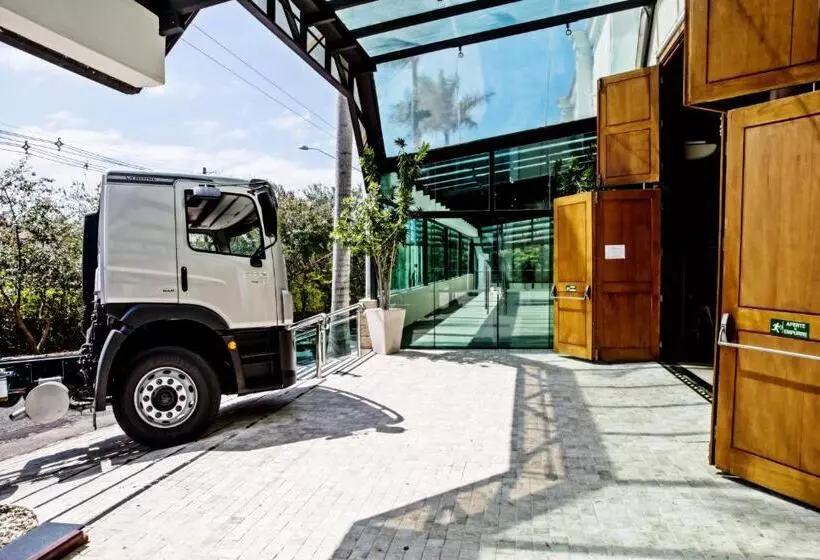 Отель Itu Plaza