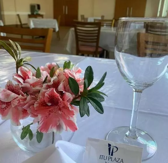 Отель Itu Plaza