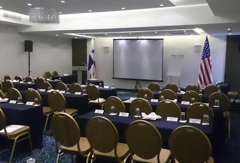 Отель Ramada Plaza By Wyndham Panama Punta Pacifica