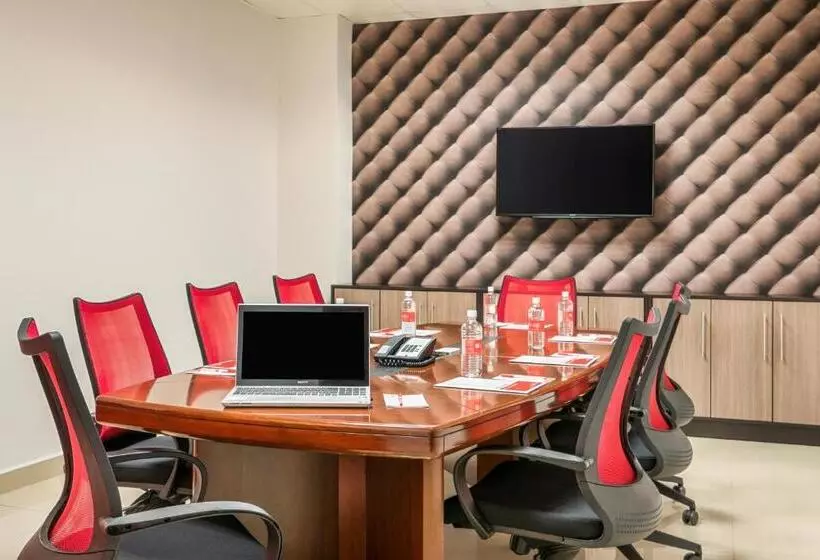 Отель Ramada Plaza By Wyndham Panama Punta Pacifica