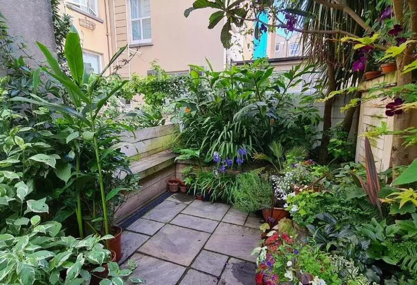 Hotelli Red Brighton Blue