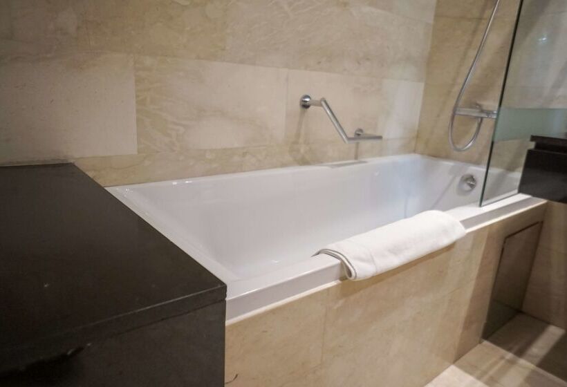 فندق Royal Tulip City Center