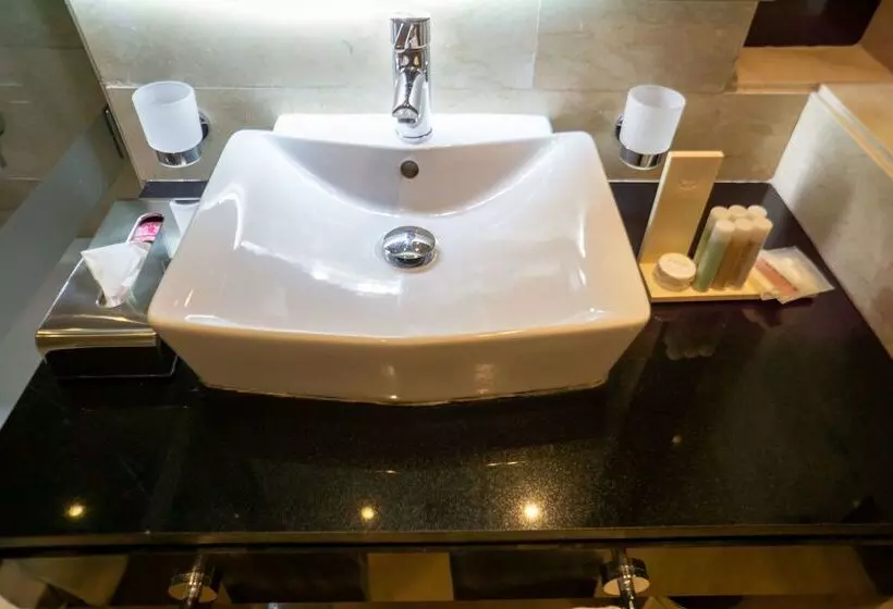 فندق Royal Tulip City Center