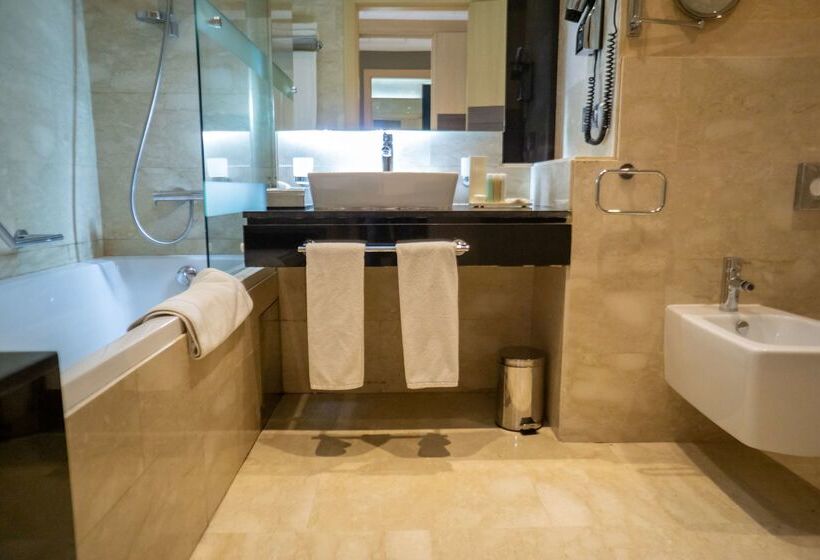 فندق Royal Tulip City Center