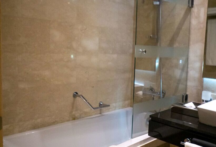 فندق Royal Tulip City Center