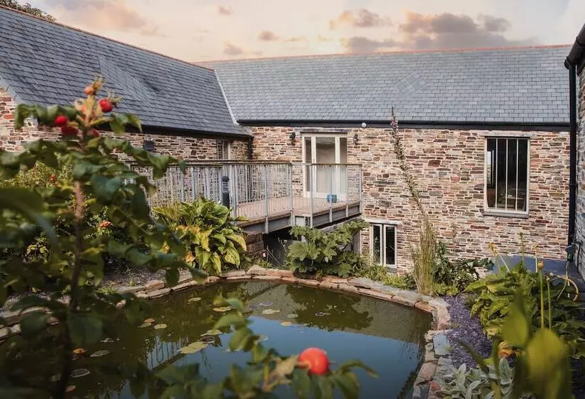 Kır Oteli The Plume Of Feathers