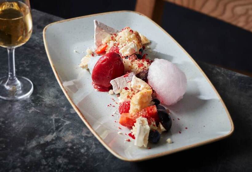 Сельский отель The Plume Of Feathers