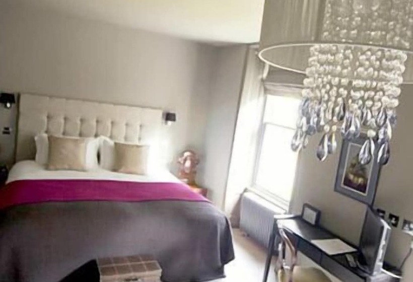 בית מלון כפרי The Ashton