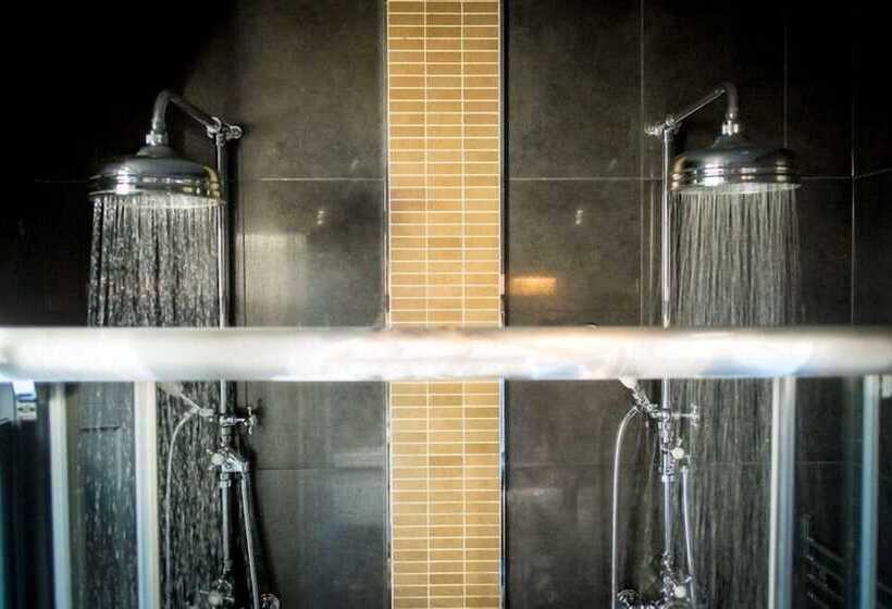 בית מלון כפרי The Ashton