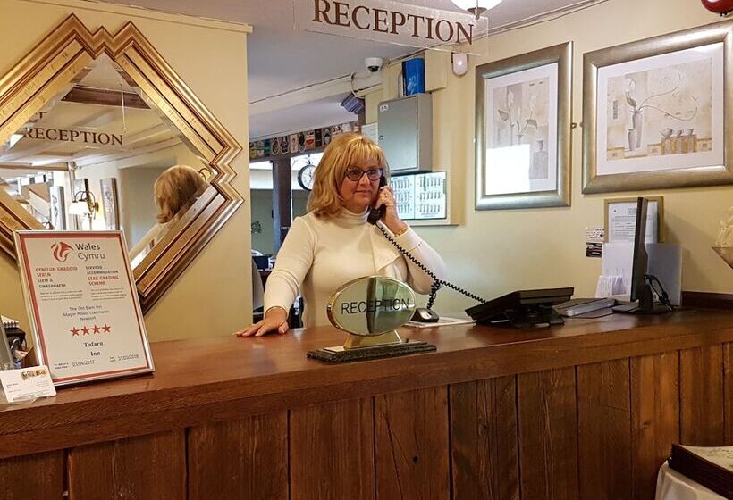 호텔 The Old Barn Inn