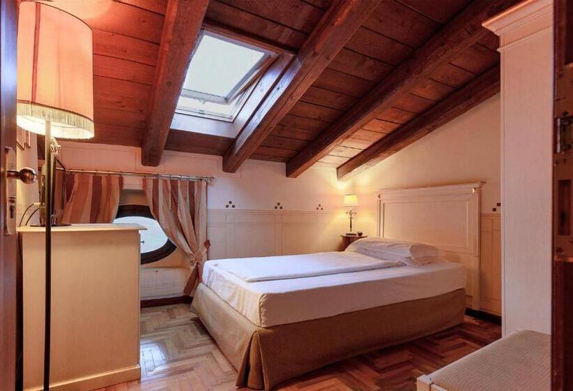 فندق Villa Policreti