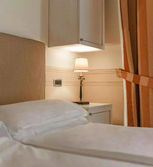 酒店 Villa Policreti