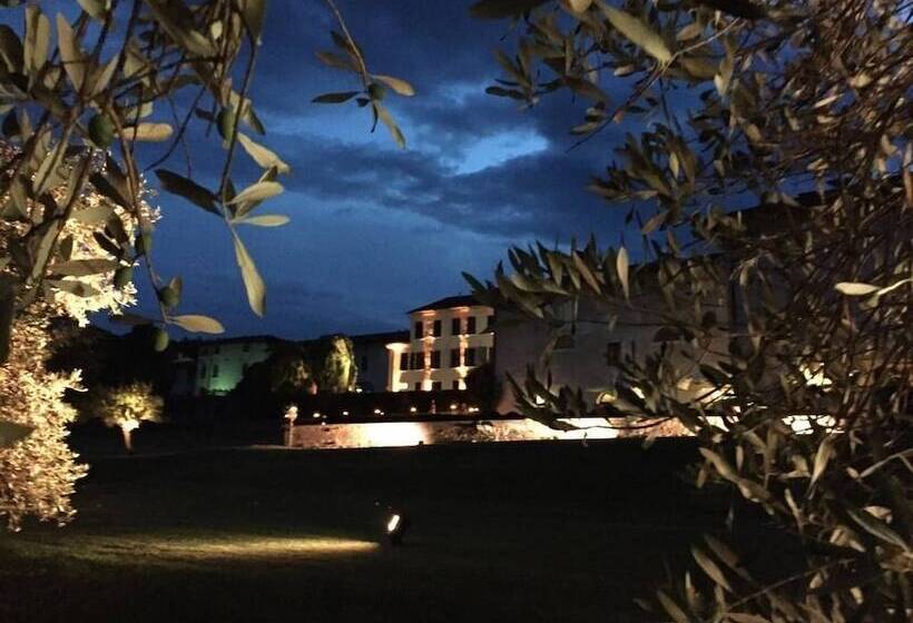 فندق Villa Policreti