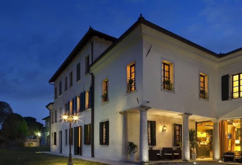 فندق Villa Policreti