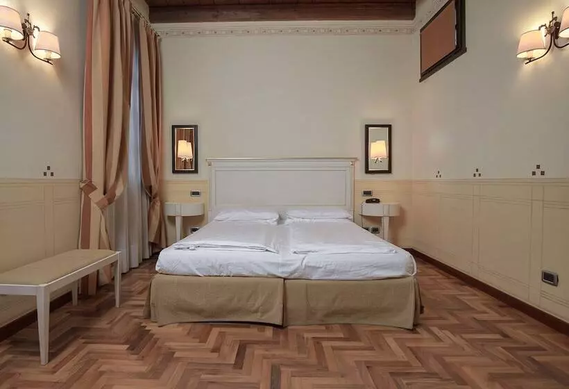 酒店 Villa Policreti