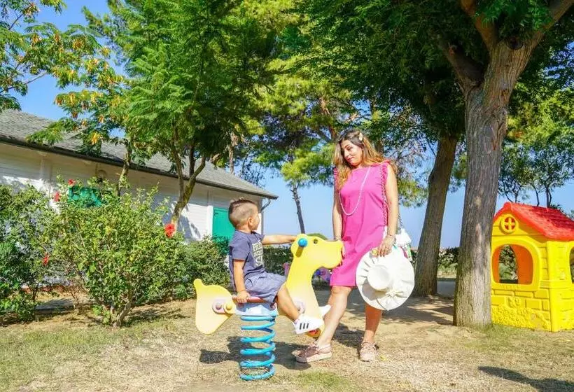 בית מלון כפרי Villaggio Spiagge Rosse