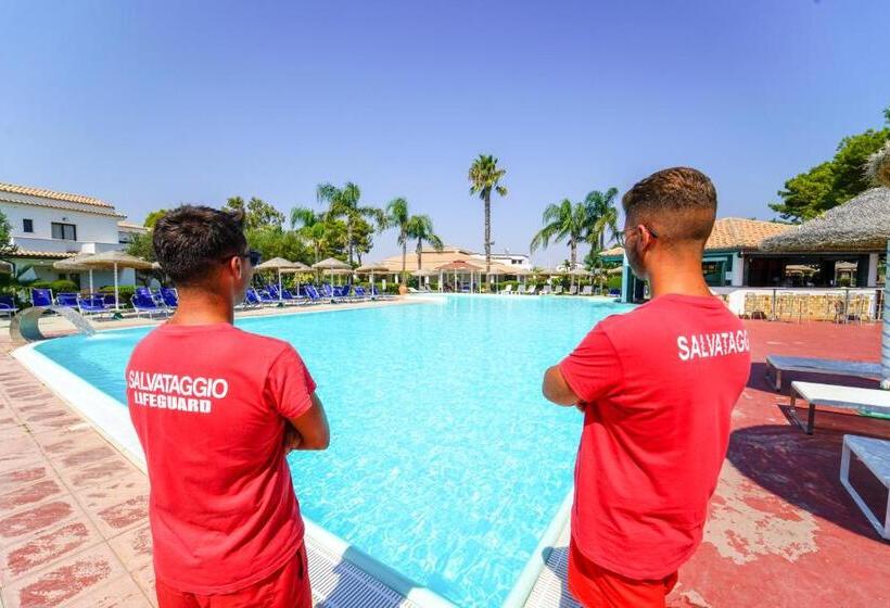 هتل Villaggio Spiagge Rosse