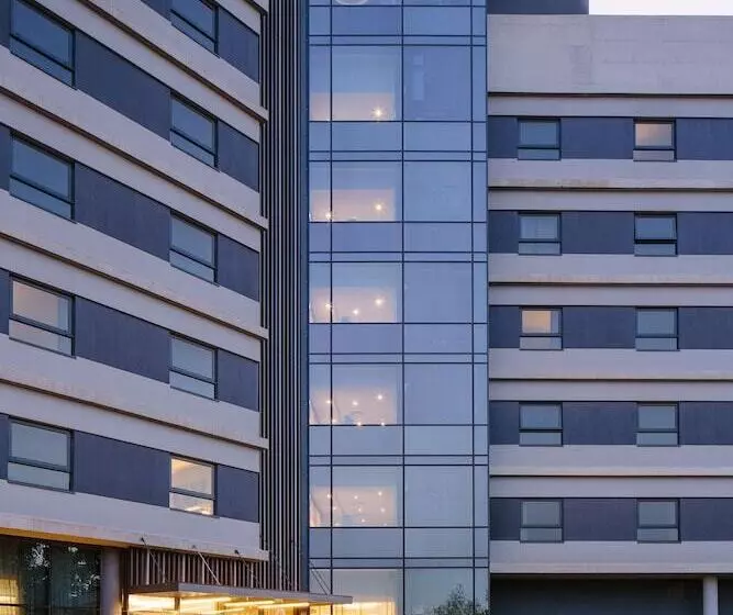 Radisson Hotel And Convention Centre Or Tambo Airport