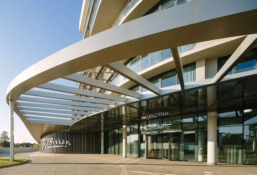 Radisson Hotel And Convention Centre Or Tambo Airport