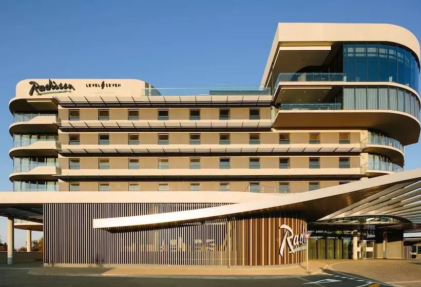 Radisson Hotel And Convention Centre Or Tambo Airport