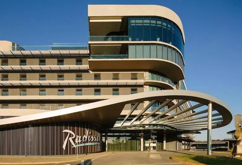 Radisson Hotel And Convention Centre Or Tambo Airport