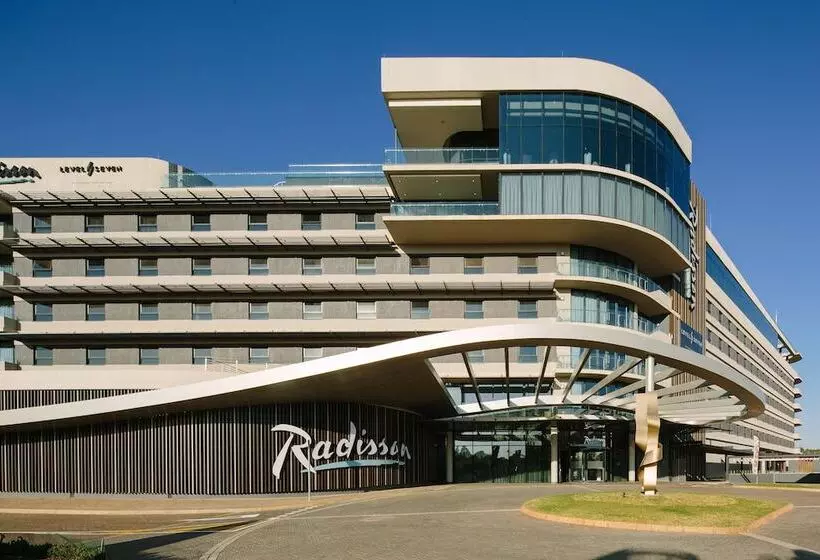 Radisson Hotel And Convention Centre Or Tambo Airport