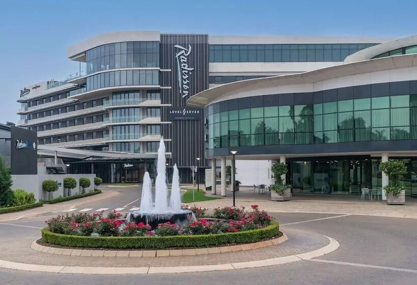 Radisson Hotel And Convention Centre Or Tambo Airport