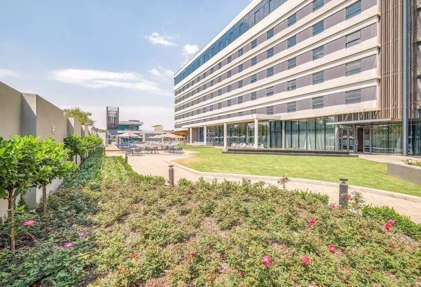 Radisson Hotel And Convention Centre Or Tambo Airport