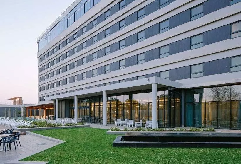 Radisson Hotel And Convention Centre Or Tambo Airport