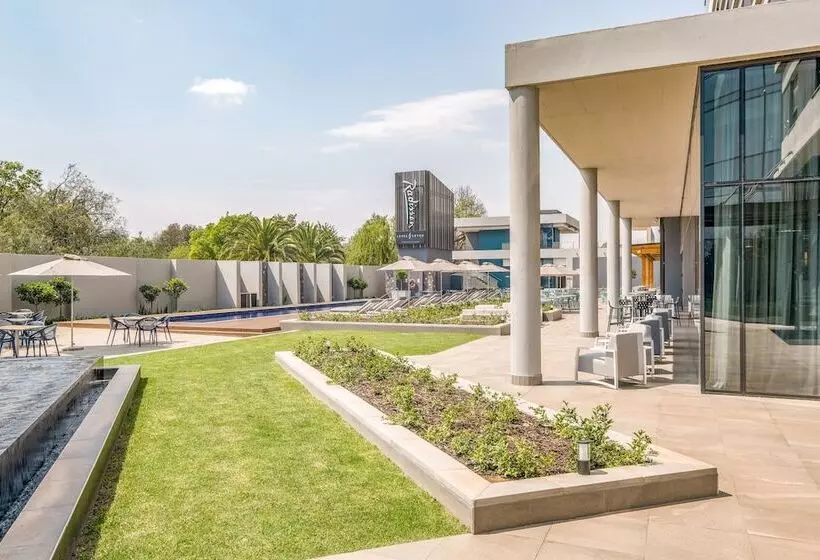 Radisson Hotel And Convention Centre Or Tambo Airport