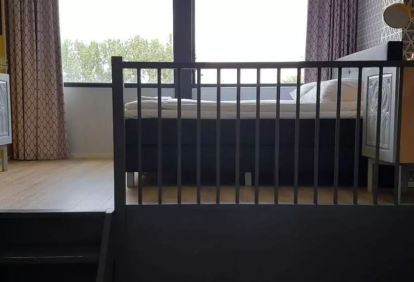 Wow Hostel Amsterdam